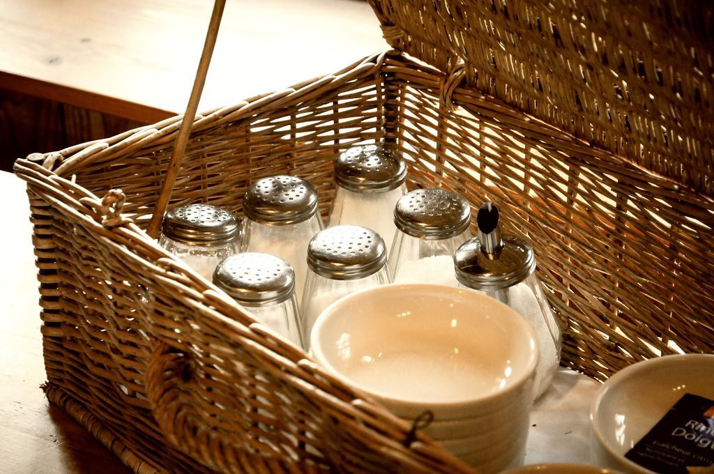 Le Jas Du Mas Hotel Saint-Antheme ภายนอก รูปภาพ