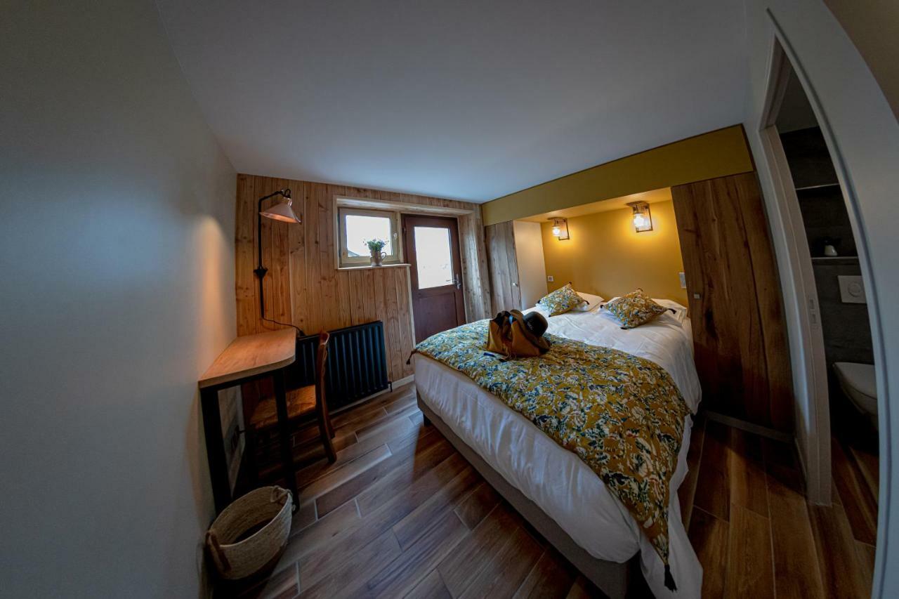 Le Jas Du Mas Hotel Saint-Antheme ภายนอก รูปภาพ