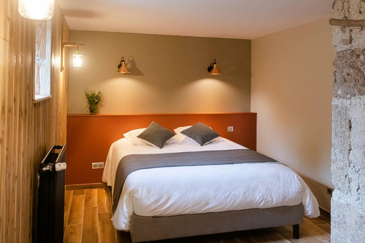 Le Jas Du Mas Hotel Saint-Antheme ภายนอก รูปภาพ