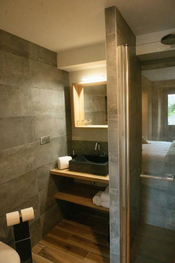 Le Jas Du Mas Hotel Saint-Antheme ภายนอก รูปภาพ